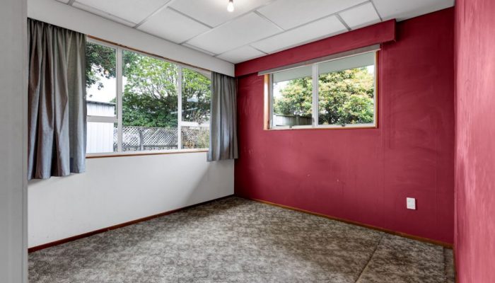 1/2 Selwyn Street, Vogeltown, New Plymouth, Taranaki, 4310, New Zealand