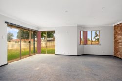 2A Kirwan Ct, Hannans WA 6430, Australia