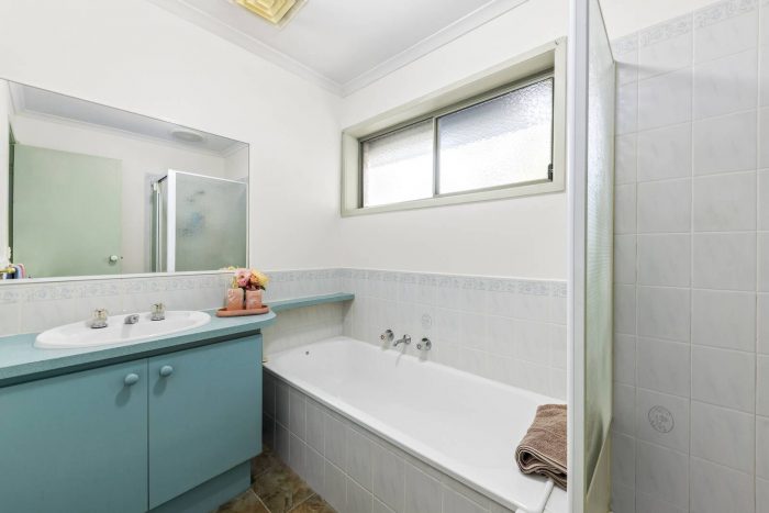 1A Eva Ct, Croydon VIC 3136, Australia