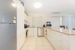 93 Whitehaven Dr, Blacks Beach QLD 4740, Australia