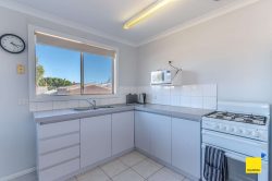 6 Hudson St, Seabird WA 6042, Australia