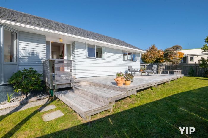 3 Kingsbridge Place, Newlands, Wellington, 6037, New Zealand