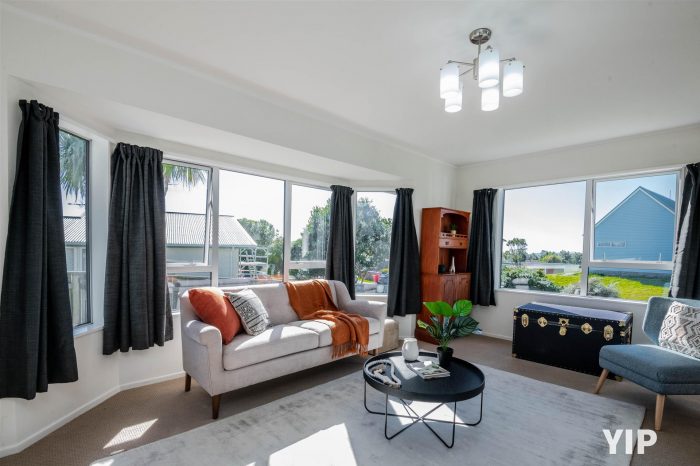 3 Kingsbridge Place, Newlands, Wellington, 6037, New Zealand