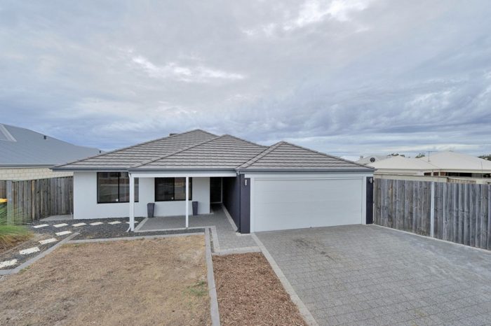 4 Newland Rd, Ellenbrook WA 6069, Australia