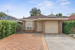 38 Parkview Dr, Blakeview SA 5114, Australia