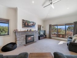 25 Lockharts Rd, Bonnie Doon VIC 3720, Australia