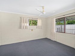 107 Windarra St, Woree QLD 4868, Australia