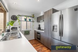 32 Peppermint Gardens, Aubin Grove WA 6164, Australia