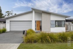 5 Mill Grove, Riverhead, Rodney, Auckland, 0820, New Zealand