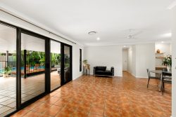 43 Sunbird Chase, Parrearra QLD 4575, Australia