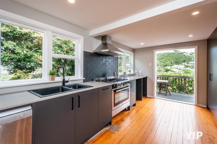 94 Woodland Road, Johnsonville, Wellington, 6037, New Zealand