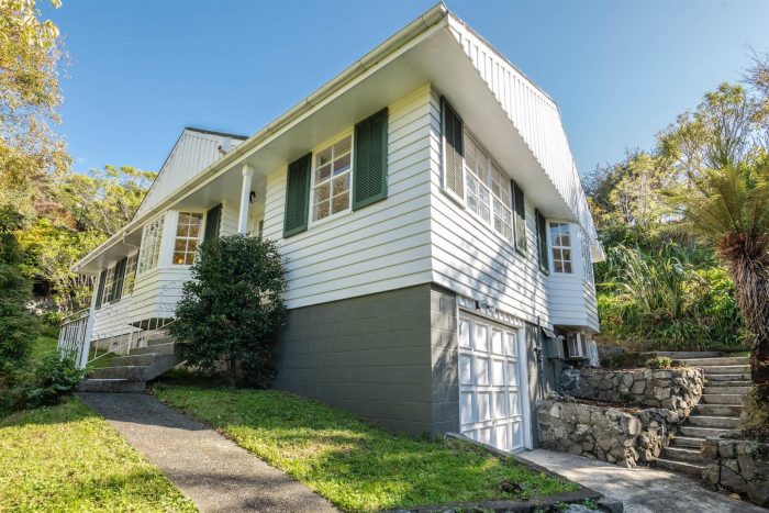 11 Goddard Grove, Churton Park, Wellington, 6037, New Zealand