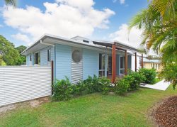 22 Annette St, Dundowran Beach QLD 4655, Australia