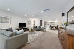 2 Macdonnell Ct, Kilsyth VIC 3137, Australia