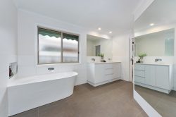 2 Macdonnell Ct, Kilsyth VIC 3137, Australia