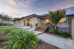 23 Crabb Fields Lane, Riverhead, Rodney, Auckland, 0820, New Zealand