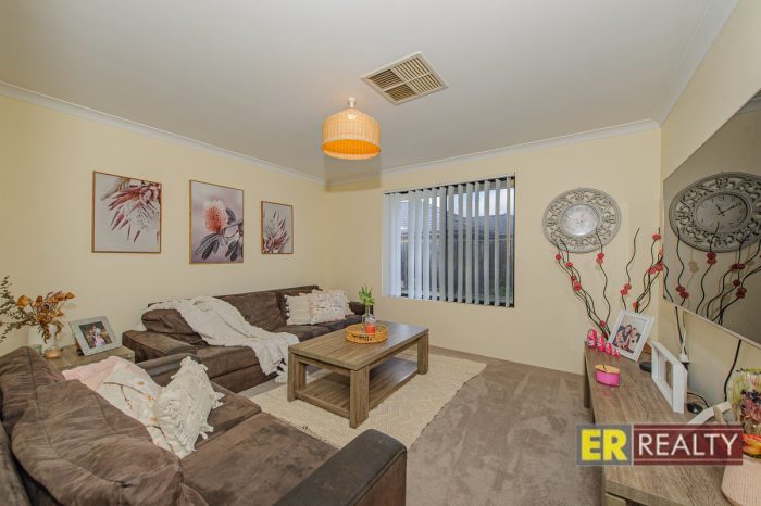 4 Botany Parade, Ellenbrook WA 6069, Australia