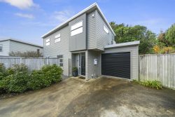 5B Ryan Grove, Tawa, Wellington, 5028, New Zealand