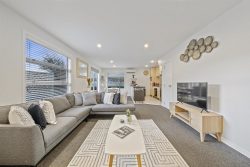 5B Ryan Grove, Tawa, Wellington, 5028, New Zealand