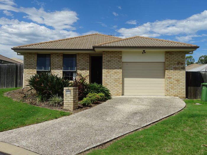 House 25/12 Walnut Cres, Lowood QLD 4311, Australia