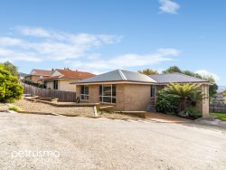 106 Branscombe Rd, Claremont TAS 7011, Australia