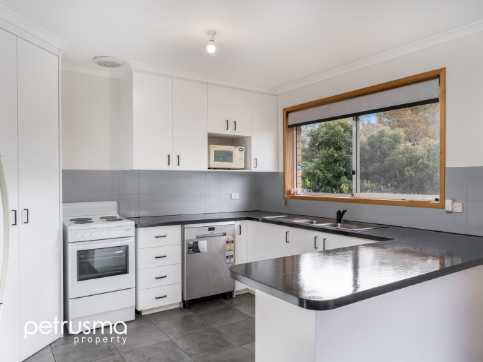 106 Branscombe Rd, Claremont TAS 7011, Australia