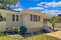 40 Brecknock Way, Girrawheen WA 6064, Australia