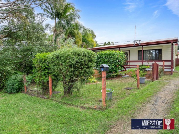 4 Maipoona Rd, Mirrabooka NSW 2264, Australia