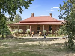 713 Happy Valley Rd, Rosewhite VIC 3737, Australia