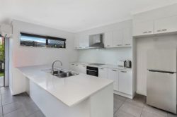 18 Solace St, Birtinya QLD 4575, Australia