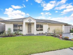 10 Bisque Ct, West Wodonga VIC 3690, Australia