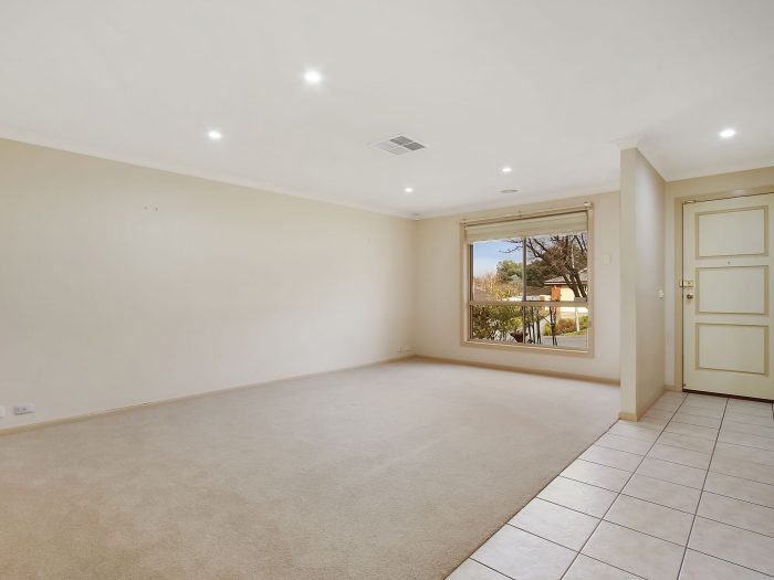 10 Bisque Ct, West Wodonga VIC 3690, Australia