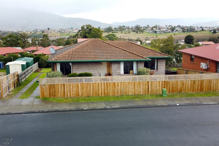 3 Acacia Cres, Gagebrook TAS 7030, Australia