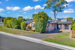 8 Alkrington Ave, Fishing Point NSW 2283, Australia