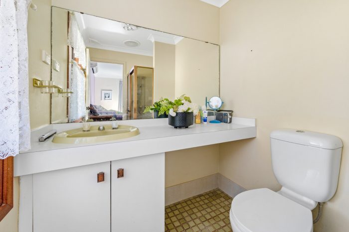 8 Alkrington Ave, Fishing Point NSW 2283, Australia