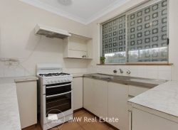 6 Hamersley Ct, Cooloongup WA 6168, Australia