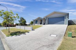 30 Hinze Cct, Rural View QLD 4740, Australia