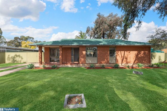 2 McBryde Ct, Para Hills West SA 5096, Australia