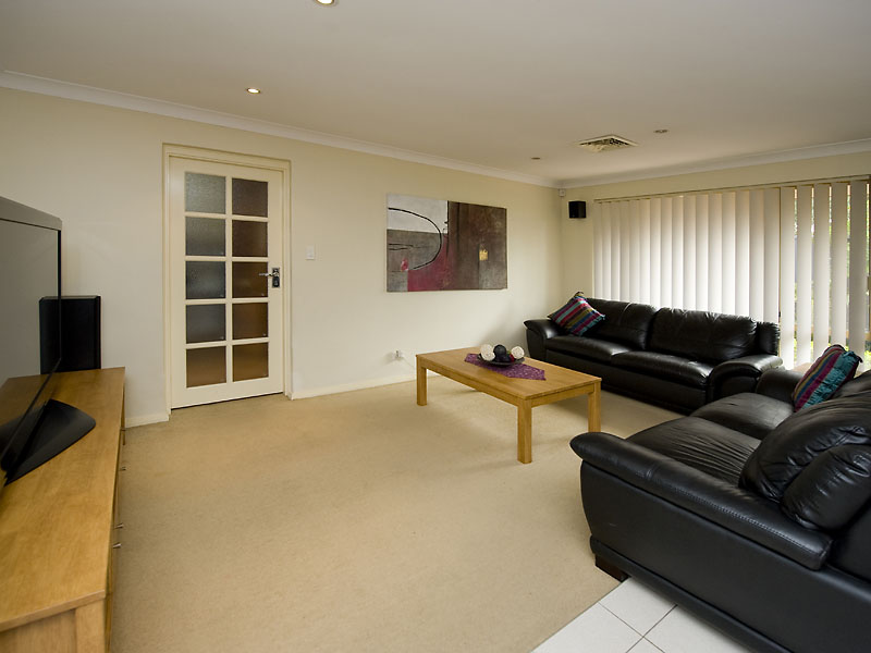 53 Newcomen Rd, Stirling WA 6021, Australia
