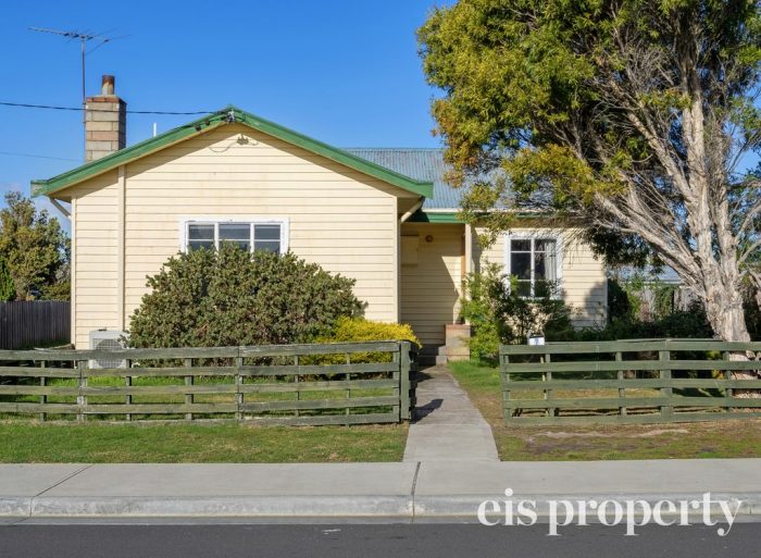 7 Seamew St, Claremont TAS 7011, Australia