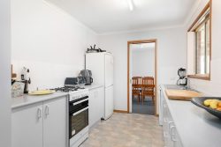 10 Privett Pl, Lavington NSW 2641, Australia