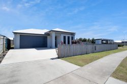 151 Rosewood Dr, Rural View QLD 4740, Australia