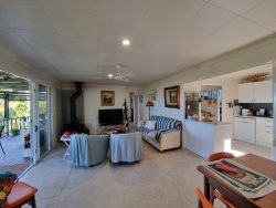 17 Crystal St, Mapleton QLD 4560, Australia