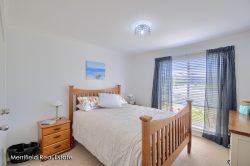 21 Edinburgh Rd, McKail WA 6330, Australia