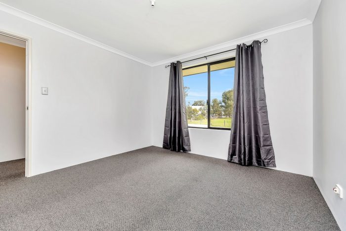 27 Legend Cres, Greenfields WA 6210, Australia