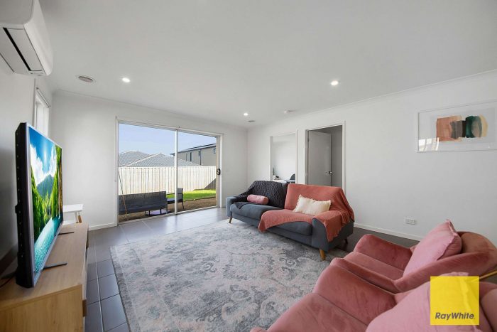 43 Hodgson Ave, Tarneit VIC 3029, Australia