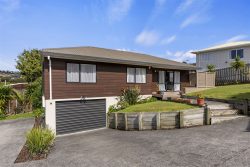 2/11 Valecrest Place, Glenfield, North Shore City, Auckland, 0629, New Zealand