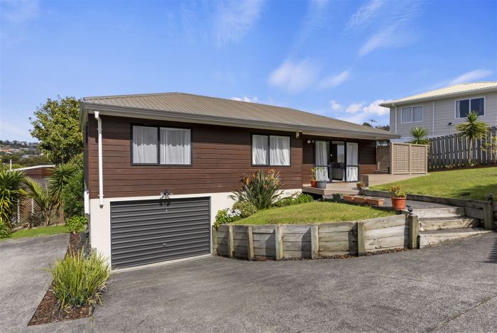 2/11 Valecrest Place, Glenfield, North Shore City, Auckland, 0629, New Zealand