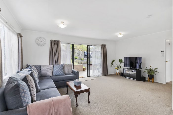 2/11 Valecrest Place, Glenfield, North Shore City, Auckland, 0629, New Zealand