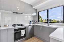 2/11 Valecrest Place, Glenfield, North Shore City, Auckland, 0629, New Zealand